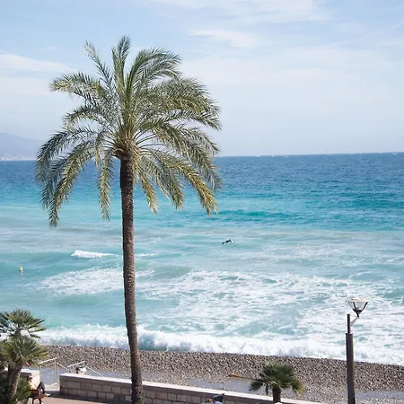 Et Reine D'azur Hotel
